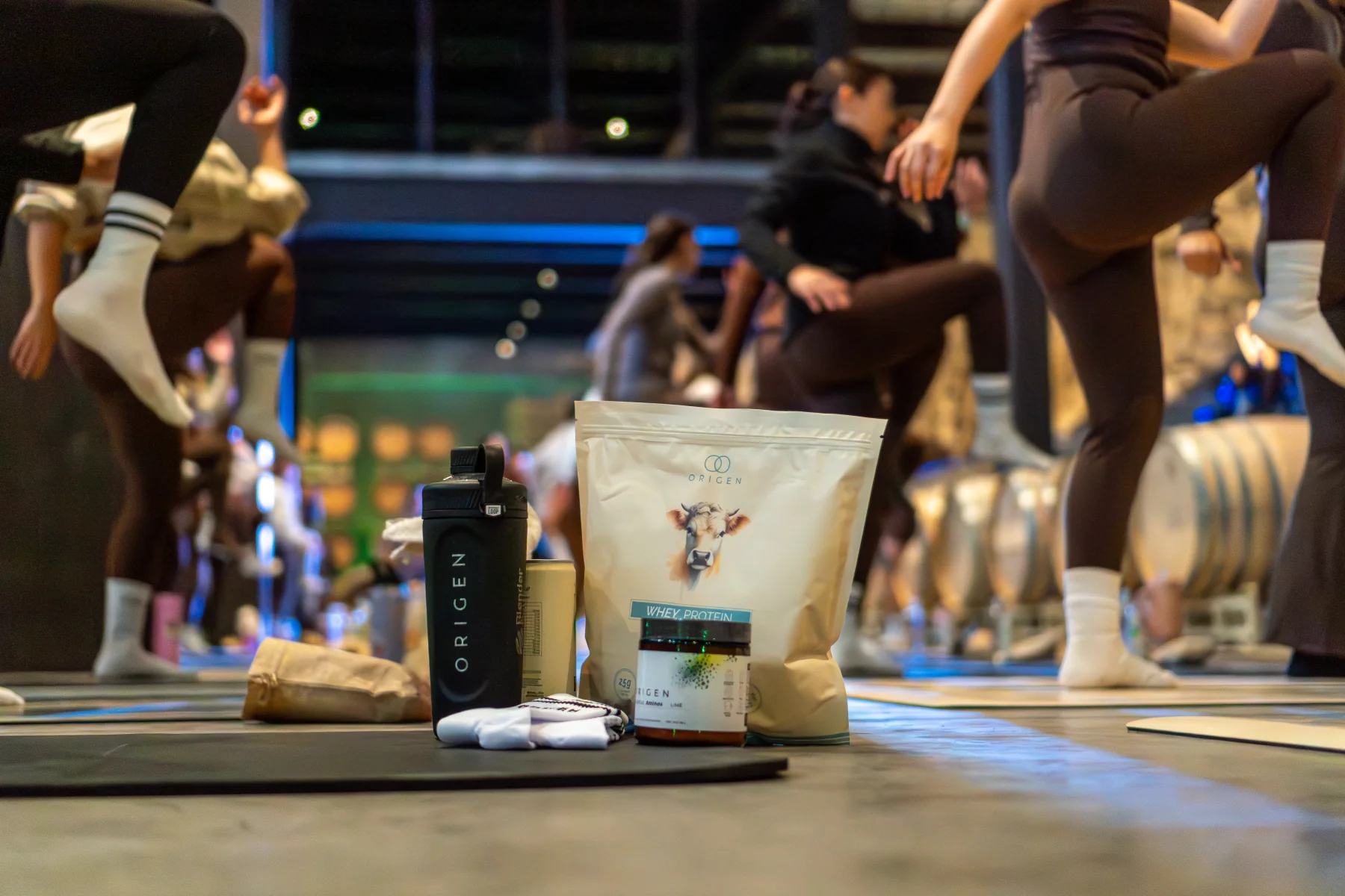 Productos ORIGEN frente a una clase de barre